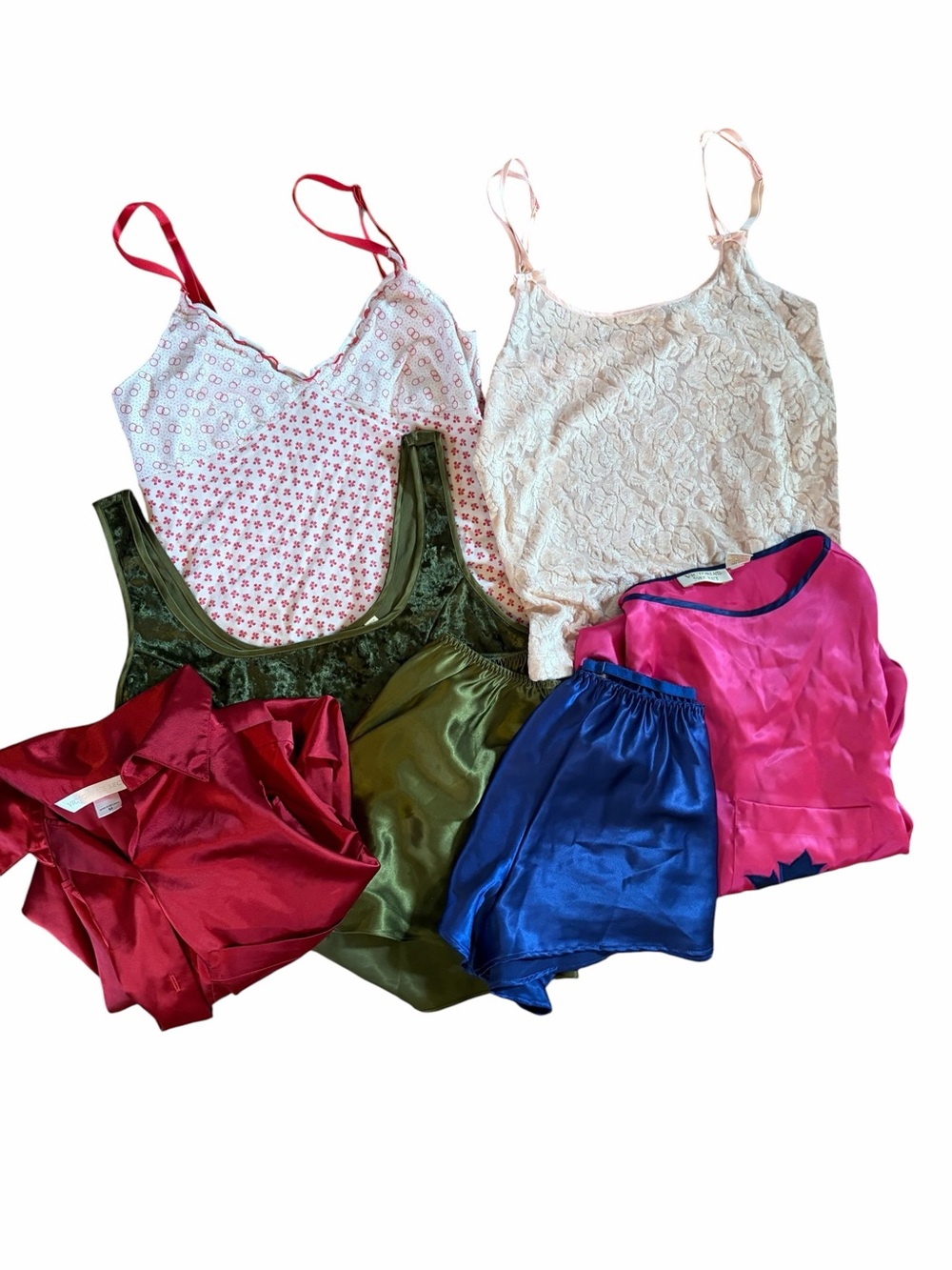Victoria’s Secret Bunlde of 7! Size medium.